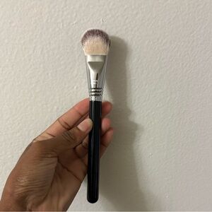 Sigma Beauty Precision Brush - Black and Silver